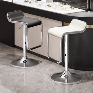 热销工业风人体工学可调节皮革商务中世纪现代风格吧凳（2 件套）适用于厨房、餐厅、酒店 - Product Image 1