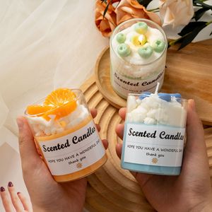 Vela aromática en recipiente de vidrio con diseño creativo de crema de frutas, decoración de mesa para celebraciones y recuerdos. - Product Image 4