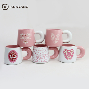 Ly cà phê gốm sứ hình tròn, tay cầm to, in logo tùy chỉnh, ly quà tặng kiểu dáng mũm mĩm, ly gốm sứ dành cho cặp đôi - Product Image 1