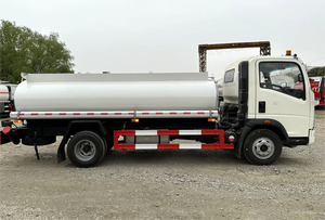 Camión Cisterna HOWO de 5 CBM, Camiones Cisterna 4X2 de 160 CV, Camión Cisterna de Combustible Diésel, Suministro Directo de Fábrica para la Venta - Product Image 6