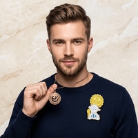 Insigne d'infirmière personnalisé en usine lettre plaquée or accessoires 3D épinglettes pour costume homme