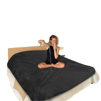 Couverture imperméable Sacred Weapon VIP Deluxe Queen King, protège-matelas en polaire sherpa, jeté noir 80 x 80 pouces - Cuddle Puddle Bed