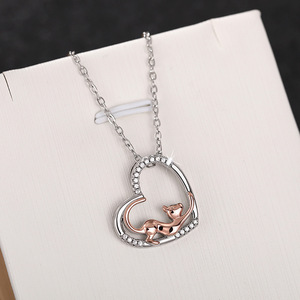 Collana da Donna Bicolore con Ciondolo a Cuore e Gatto, Catena Elastica per Clavicola, Gioielli di Moda Quotidiana - Product Image 3