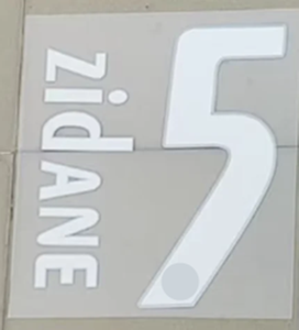 Camiseta de Fútbol del Real Madrid 2005 2006 con Número Termoestampado de Zidane, Ronaldo, Raúl, Beckham - Product Image 5