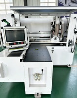 Centre d'usinage CNC six axes motorisé OEM avec broche 3,5 kW et système de contrôle 3D pour la fabrication de meubles en tôle