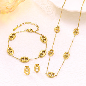 Set ZHIXI Trendy in Acciaio Inossidabile Placcato Oro: Collana con Catenina Ovale, Orecchini e Bracciale con Design a Naso di Maiale Cavo Semplice - Product Image 2