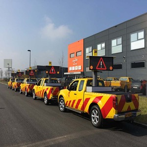 Construcción de carreteras P10 Color ámbar Montaje en camión VMS Pantalla LED montada en vehículo <span class=keywords><strong>Señal</strong></span> de masaje variable - Product Image 2