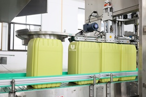 Machine automatique <span class=keywords><strong>de</strong></span> pesage, remplissage et bouchage <span class=keywords><strong>de</strong></span> bidons HDPE <span class=keywords><strong>de</strong></span> <span class=keywords><strong>20</strong></span> L pour huile <span class=keywords><strong>de</strong></span> cuisson, ligne <span class=keywords><strong>de</strong></span> remplissage <span class=keywords><strong>de</strong></span> fûts chimiques <span class=keywords><strong>de</strong></span> <span class=keywords><strong>20</strong></span> <span class=keywords><strong>litres</strong></span> - Product Image 3
