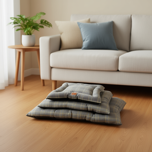 Set di Tre Pezzi in Lino Grigio a Quadretti per Lettini per Cani - Product Image 3