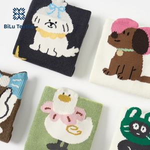 ถุงเท้าลายสัตว์ BiLu Cheerful Animal Motif น้ำหนักเบา ระบายอากาศได้ดี ลายสีสันสดใส สำหรับใช้ในชีวิตประจำวัน เพิ่มความมีสไตล์ให้กับรองเท้า - Product Image 4