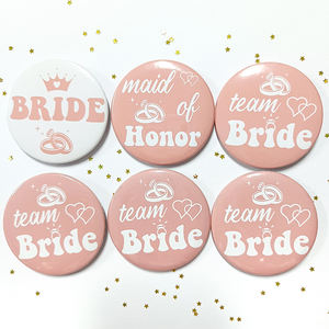 Badge en plastique 58 mm pour <span class=keywords><strong>demoiselle</strong></span> <span class=keywords><strong>d</strong></span>'<span class=keywords><strong>honneur</strong></span>, motif cœur rose et bague de diamant, <span class=keywords><strong>d</strong></span>écorations de fête de <span class=keywords><strong>mariage</strong></span> - Product Image 1