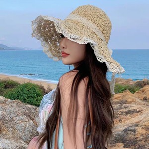 Chapeau de soleil en paille naturelle réglable pour femme, style français, à large bord, imprimé sérigraphié, avec nœud en dentelle, pour l'été et la plage - Product Image 3