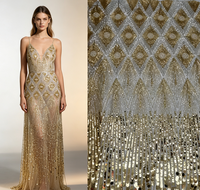 Luxuriöser Art-Deco-Goldener Strass-Netzstoff mit langen hängenden Fransen und Pailletten für Couture, roten Teppich, Abschlussball und Brautmode
