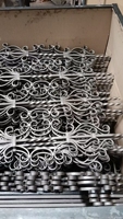 Vente en gros de rampes d'escalier carrées en acier noir mat HuaYi avec un design traditionnel, installation facile, garantie 1 an