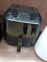 Friteuse à air électrique 1,5 L à prix compétitif Ustensiles ménagers en plastique Source électrique