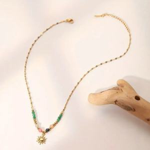 Collar de Moda Estilo Bohemio con Cuentas y Piedras Naturales, Cadena con Colgante de Sol en Acero Inoxidable Chapado en Oro de 18K - Product Image 5