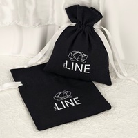 Pochette cadeau en coton biologique recyclable noire pour colliers et bracelets avec logo personnalisé