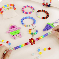 24-Cell DIY Beading Set Box Accessoires de téléphone portable et porte-clés en plastique faits à la main avec perles de baril colorées