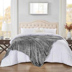 Manta suave y cálida de diseño personalizado para el invierno - Product Image 3