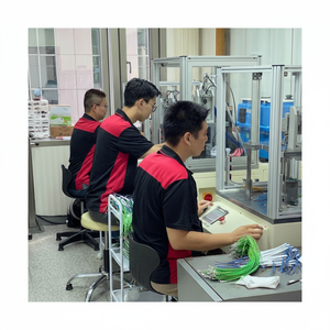 Soporte de I + D y sobremoldeado de baja presión de producción para conectores de batería EV - Product Image 1