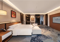 Table Moderne en Bois de Mangue Massif, Robuste et Commerciale, pour Hôtels Cinq Étoiles et Restaurants – Mobilier de Chambre d'Hôtel – Vente en Gros Direct Usine