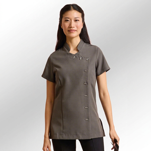 Uniformes de spa personnalisés de qualité supérieure en coton/polyester pour femmes, tuniques de salon de beauté avec poches et boutons, hauts de travail pour esthéticiennes - Product Image 1