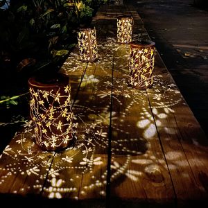 Lanternes de jardin suspendues d'extérieur étanches à LED en métal ajouré en forme de libellule à énergie solaire - Cadeau de Noël chinois - Product Image 2