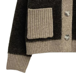 Servicio Profesional al por Mayor: Cárdigan Corto para <span class=keywords><strong>Mujer</strong></span> con Cuello en V, Color Gris Jaspeado Oscuro con Ribete Beige en Contraste, para Invierno, OEM ODM - Product Image 2