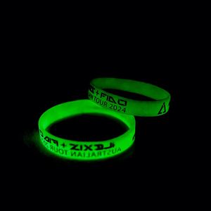 Pulsera Deportiva Personalizada para Eventos Promocionales, con Logotipo Grabado en Relieve que Brilla en la Oscuridad, Ecológica y Serigrafiada - Product Image 3