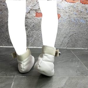 รองเท้าบู้ทบุนวมสำหรับผู้ลี้ภัย, รองเท้าบู้ทบุนุ่มสำหรับผู้ป่วยที่เป็นสถาบันทาส - Product Image 2