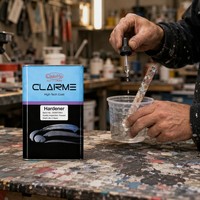Agent de durcissement à haute teneur en solides pour revêtements automobiles, meubles et plastiques, polyuréthane acrylique 2K liquide en spray multi-usages