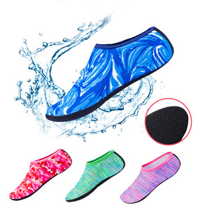 MHK38 Chaussettes de sports nautiques de plage Natation Plongée en apnée Chaussures de plage en bord de mer antidérapantes Chaussettes de surf respirantes - Product Image 1