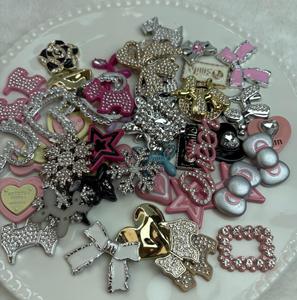 Ciondoli Decorativi Misti per Cover Telefono con Logo di Marche Famose <span class=keywords><strong>e</strong></span> Strass per Accessori Fai-da-Te - Product Image 1