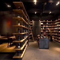 Étagère à vin en bois massif multi-niveaux horizontale personnalisée, présentoir à bouteilles de vin en bois, armoire pour restaurant, bar, cave