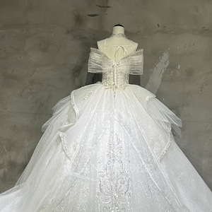 Nouvelle Robe de Mariée de Luxe Wx105 Princesse de Dubaï avec Paillettes, Perles et Cristaux, Traîne Chapelle, Coupe Princesse - Product Image 4