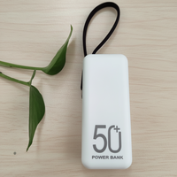 Cadeaux promotionnels de haute qualité, chargeur portable mini 5000 mAh avec logo personnalisé, câbles intégrés, charge rapide pour téléphone