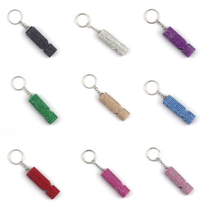 Nouvelle mode : Porte-clés sifflet plat de sécurité pour femme, kit d'autodéfense d'urgence avec mini sifflet diamanté - Product Image 2