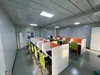 Conteneur de garage modulaire plat de 20 pieds et 40 pieds, structure en acier préfabriquée pour camp de travailleurs, bureau, toilettes, stockage et stationnement