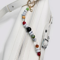 Breloque de sac multi-perles style foulard mignon avec formes cœur, goutte d'eau et clochette, en turquoise blanche, accessoire de sac, pendentif bijou