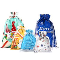 Sacs cadeaux de Noël à cordon de serrage, tailles assorties, sacs d'emballage réutilisables pour cadeaux de fêtes, sacs cadeaux de Noël en plastique avec cordon de serrage