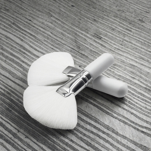 Brochas de Maquillaje al por Mayor OEM, <span class=keywords><strong>Brocha</strong></span> Grande en Forma de Abanico <span class=keywords><strong>para</strong></span> Iluminar, Pelo Sintético Corto, Mango de Madera, <span class=keywords><strong>Brocha</strong></span> Facial Suave - Product Image 5
