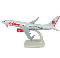 Modèle de chasse en alliage Indonesia Lion Air B737 avec trains d'atterrissage 20CM 1/300 Die Casting Collectible Model Toys