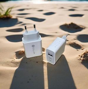 Adaptador de Corriente de 20W con Doble Puerto USB-A + USB-C con Carga Rápida PD3.0 y QC3.0 para Auriculares (Enchufe Estadounidense/Europeo) - Product Image 5