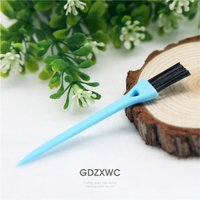 Brosse de nettoyage multifonctionnelle 2-en-1 de 84 mm pour cuisine, grattoir pointu pour couvercles de tasses et joints, nettoyeur à 1 $