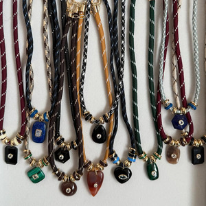 Collana da Donna con Ciondolo a Cuore e Motivo Rotondo, Pietra Zircone Incastonata, Nuova Moda Placcata Oro, Gioiello con Catena - Product Image 2