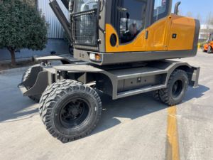 Escavatore per ruote da 7.5Ton 0.3m ³ con motore da 48kw ideale per molteplici applicazioni di scavo e costruzione - Product Image 6