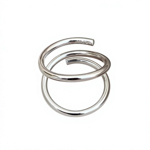 Anillo Minimalista Geométrico de Plata 925 con Baño de Rodio, Unisex, para Uso Diario - Product Image 1