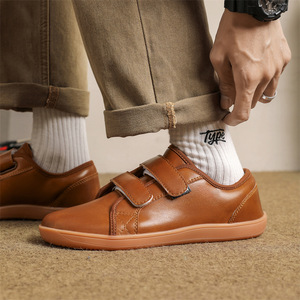 Scarpe Casual in Pelle Unisex con Velcro, Punta Larga, per Piedi Larghi e Robusti, Misura Grande - Product Image 1