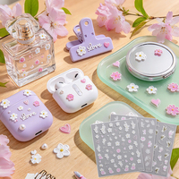 Stiker Kuku 3D Relief Motif Bunga Putih Prancis Musim Gugur, Anti Air, 5D Embossed, Non-Toksik, Lucu, untuk Seni DIY Anak Perempuan
