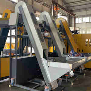 Máquina de soplado de botellas de plástico PET completamente automática de alta calidad Máquina de moldeo por soplado de estiramiento de <span class=keywords><strong>8</strong></span> cavidades - Product Image 2